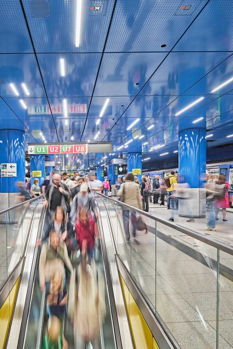 U-Bahnhof Sendlinger Tor - Rolltreppen am Bahnsteig