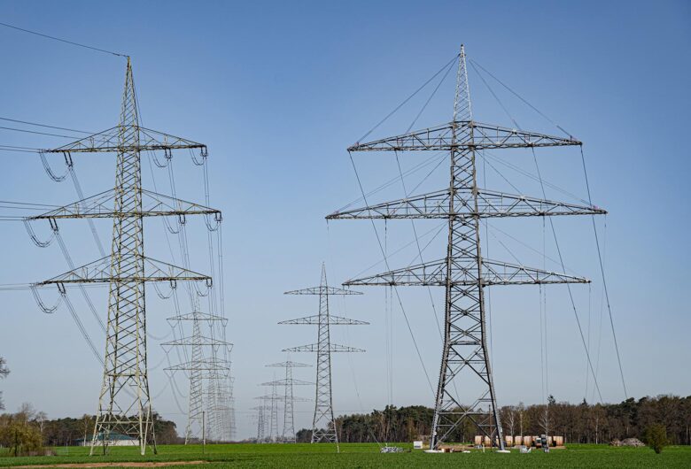 Neubau einer 380 KV Stromtrasse