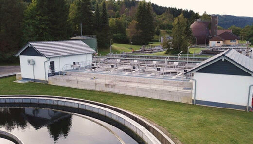 GAK-Filter auf der Verbandskläranlage Immendingen-Geisingen: 6 Filterkammern zwischen 2 Maschinengebäuden